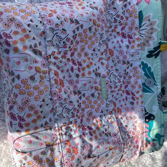 ˚₊‧꒰ა ☆ ໒꒱ ‧₊˚ Vera Bradley Iconic Small Vera Tote Bag in Mint Flowers (3A- DM) - Picture 8 of 11